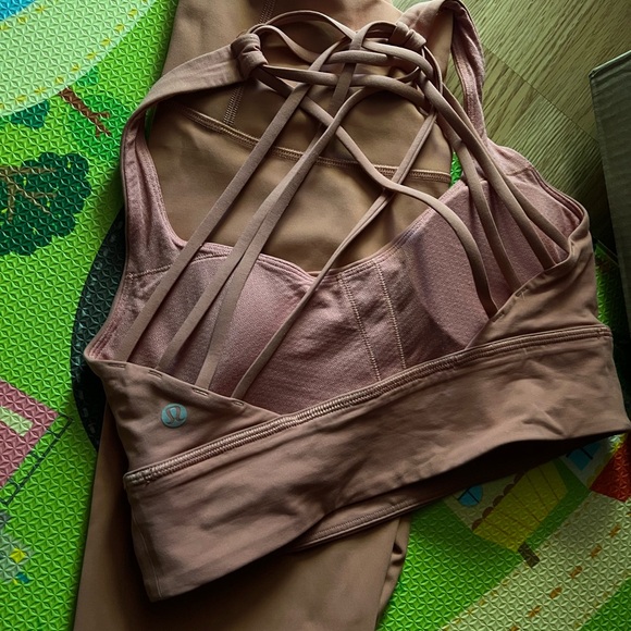 SOLD-Lululemon Bra and leggings set Wunder Under Luxtreme - Picture 2 of 6